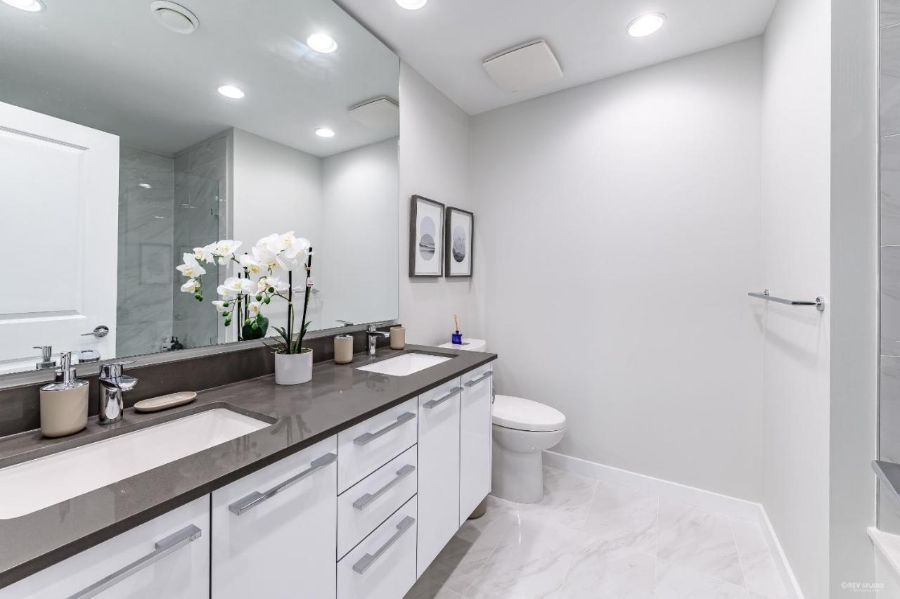 Aries Palace, Luxury Residential Condo In City Of Richmond Luaran gambar