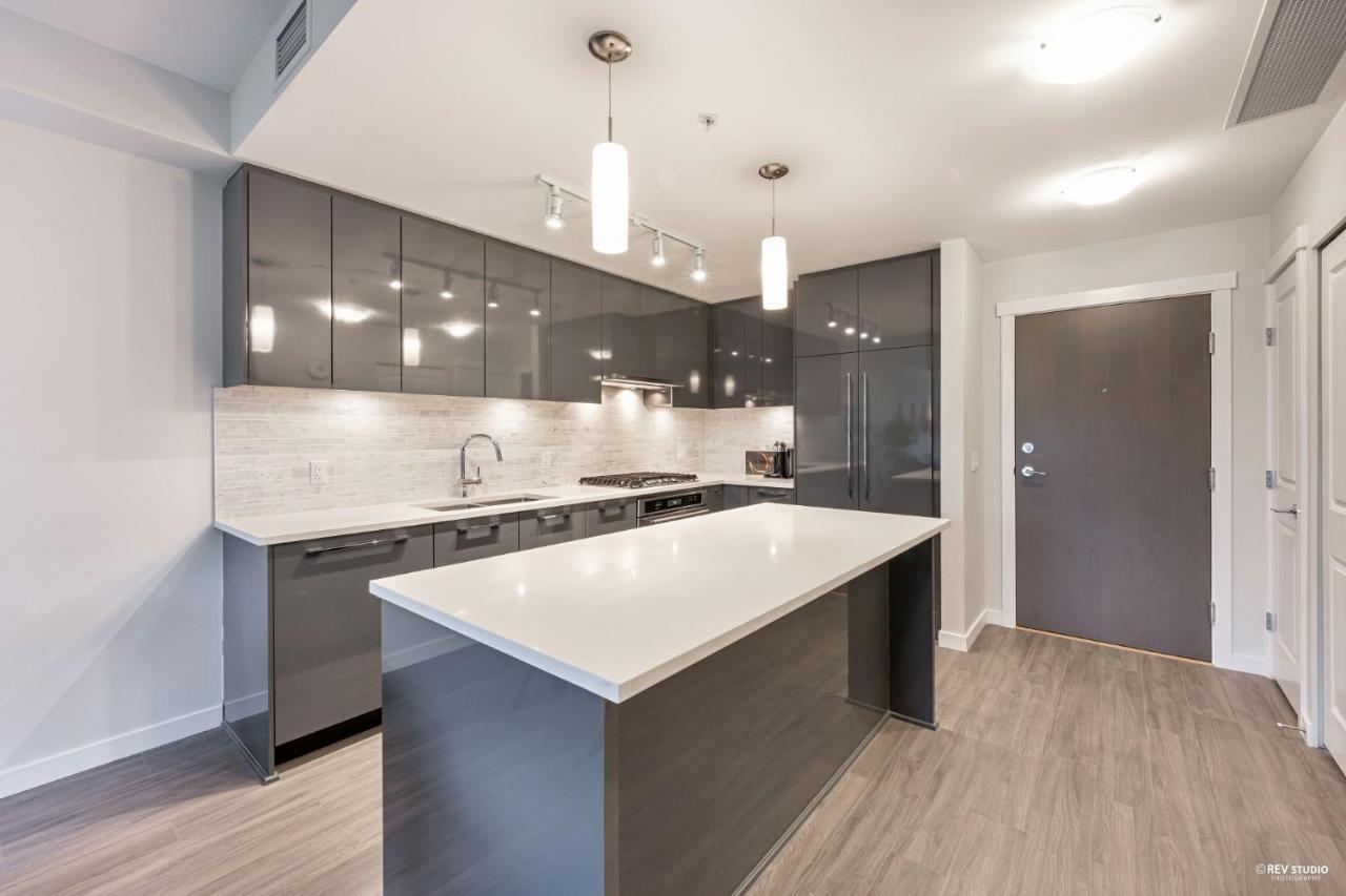 Aries Palace, Luxury Residential Condo In City Of Richmond Luaran gambar